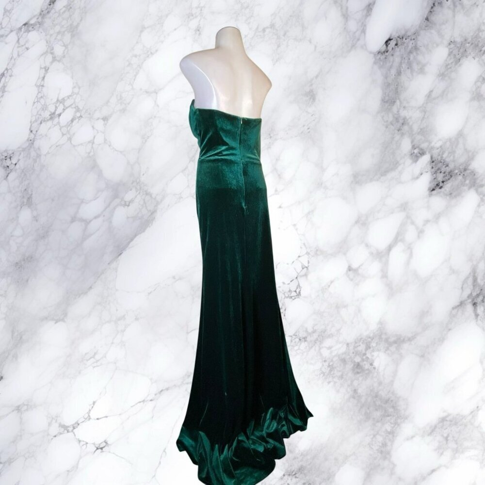 Ladivine by Cinderalla Divine CH176 Velvet Strapless Fitted Gown in Emerald - Picture 3 of 12